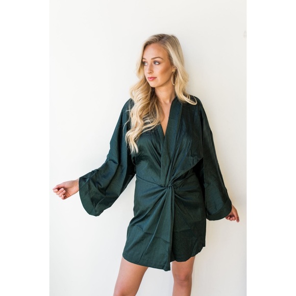 Storia Kimono Sleeve Knot Front Mini Dress Emerald Satin Open Back - Picture 3 of 11
